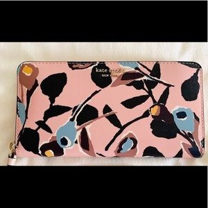 KATE SPADE Continental Wallet - Like New!